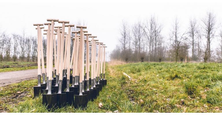 Eshuis investeert in groene toekomst:  de eerste boomplantdag met UPF is een feit