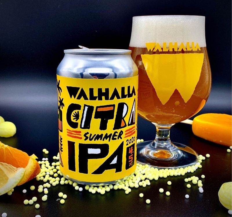 Een zomers bieretiket van brouwerij Walhalla